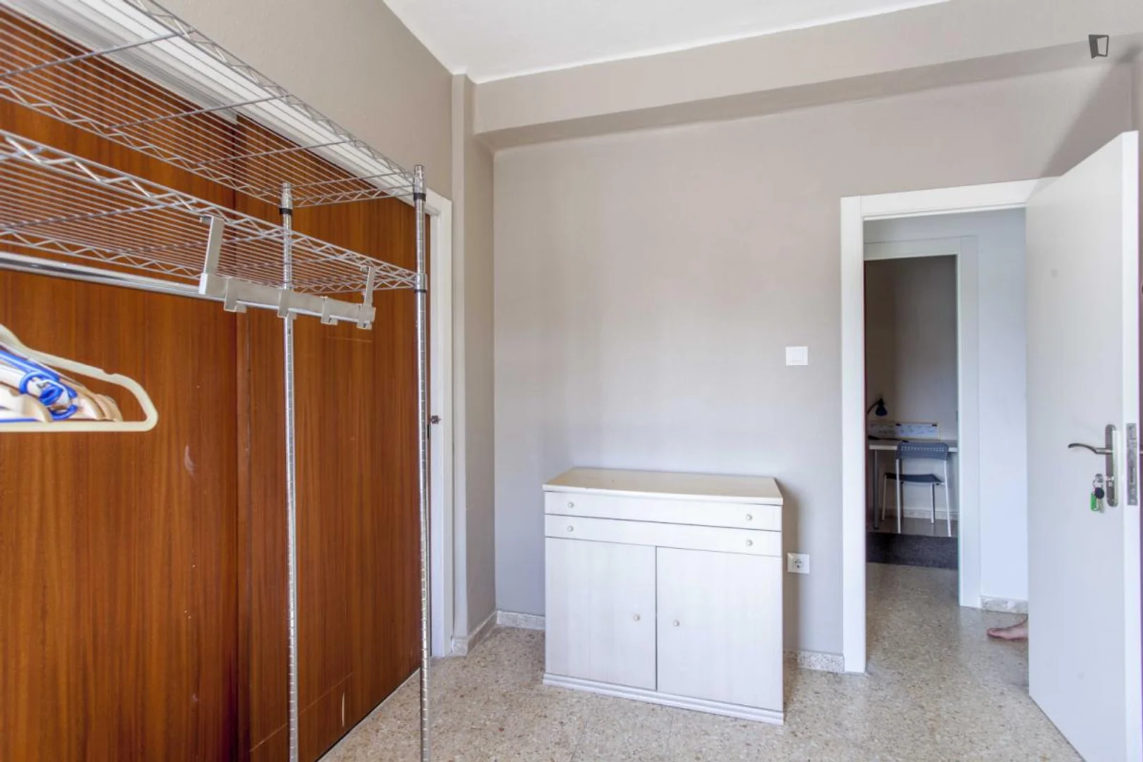 Economical student room with convenient location in 
