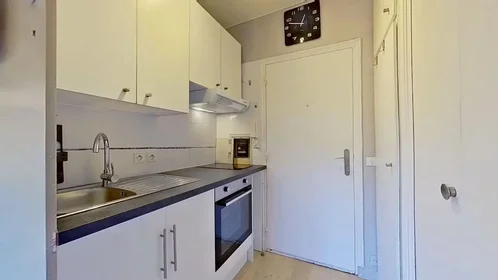 Entire apartment at Avenue du Docteur Raymond Picaud, Cannes la Bocca, image 8 of 10