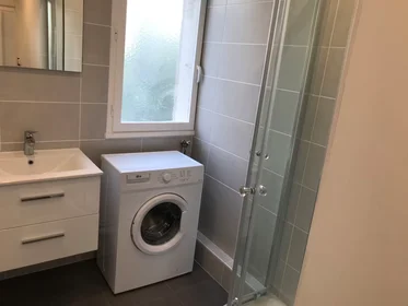 Chambre privée à Avenue du Bel-Air, Poudrette-Les Brosses, image 9 de 10