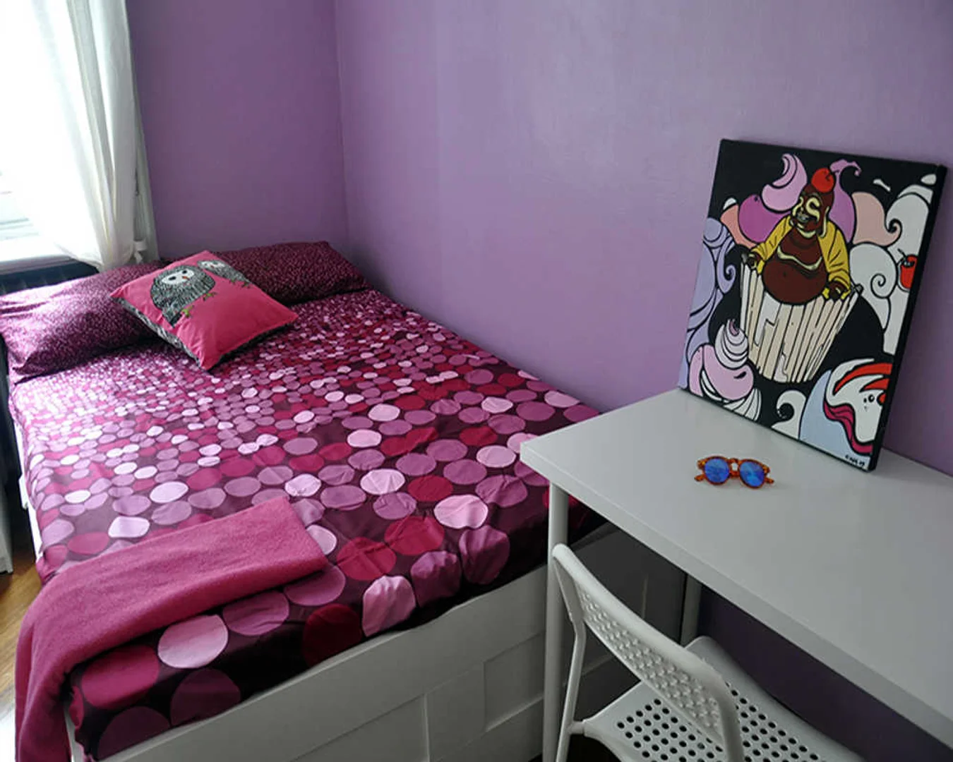 Chambre abordable pour les étudiants avec un bon éclairage dans