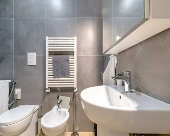Quarto privado em Via Carlo Pedrotti, imagem 18 de 19