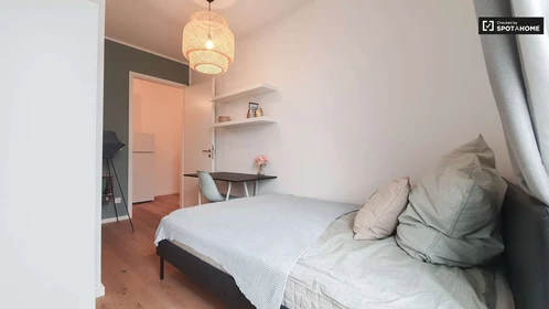 Berlin de çift kişilik yataklı kiralık oda