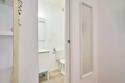 Habitación privada en 9 Rue Martin Munier, 54000 Nancy, France, imagen 7 de 20