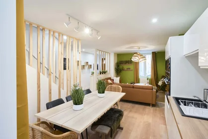 Habitación privada en 9 Rue Martin Munier, 54000 Nancy, France, imagen 9 de 25