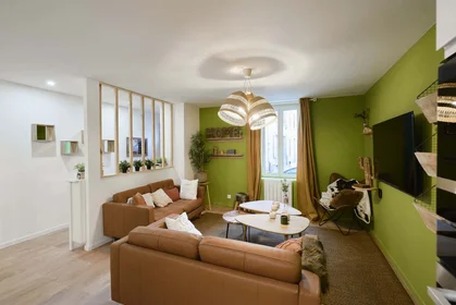 Habitación privada en 9 Rue Martin Munier, 54000 Nancy, France, imagen 10 de 25