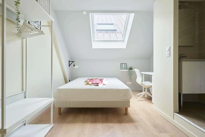 Privatzimmer in der 53 Rue des Moissons, 51100 Reims, France, bild 3 von 19