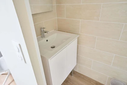 Privatzimmer in der 53 Rue des Moissons, 51100 Reims, France, bild 5 von 19