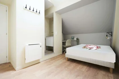 Quarto privado em 53 Rue des Moissons, 51100 Reims, France, imagem 1 de 22