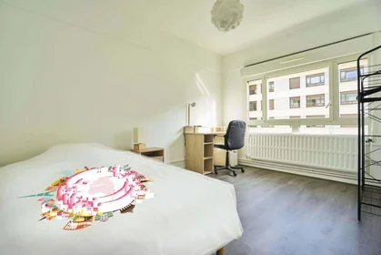 Quarto privado em 1 Rue Cardinal Suhard, 51100 Reims, France, imagem 2 de 13