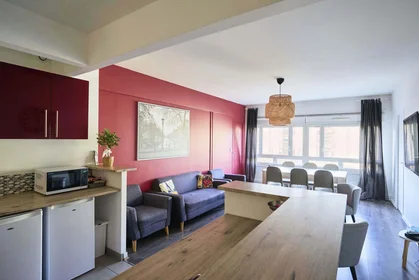 Quarto privado em 1 Rue Cardinal Suhard, 51100 Reims, France, imagem 12 de 13