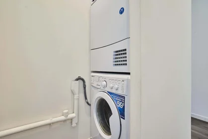 Quarto privado em 1 Rue Cardinal Suhard, 51100 Reims, France, imagem 13 de 13