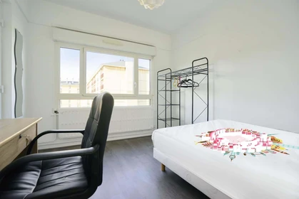 Quarto privado em 1 Rue Cardinal Suhard, 51100 Reims, France, imagem 3 de 14