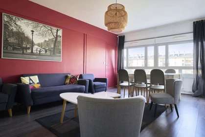 Quarto privado em 1 Rue Cardinal Suhard, 51100 Reims, France, imagem 6 de 14