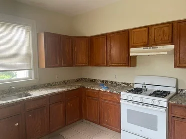 Alojamiento entero en 75, Howard Ave., Unit 2, Dorchester, Boston, MA, 02125, imagen 1 de 10