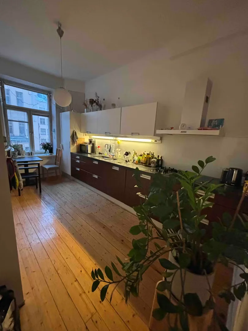 Zimmer in Studentenwohnung in  zu vermieten, voll möbliert