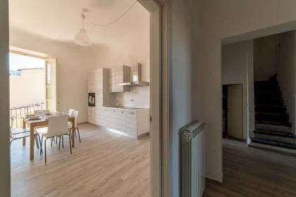 Habitación privada en Via Giotto, 37, 50121 Firenze FI, Italy, imagen 12 de 23