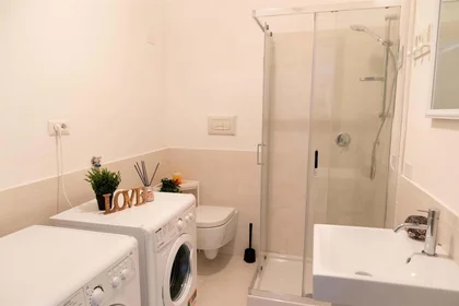 Habitación privada en Via Dante Alighieri, 108, 09128 Cagliari CA, Italy, imagen 7 de 11