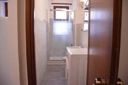 Quarto privado em Via Tigellio, 20, 09123 Cagliari CA, Italy, imagem 11 de 12