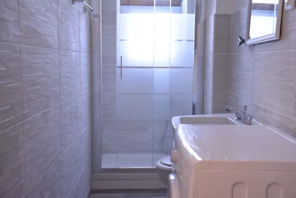 Quarto privado em Via Tigellio, 20, 09123 Cagliari CA, Italy, imagem 10 de 12