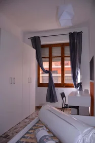 Habitación privada en Via Lombardia, 2, 09127 Cagliari CA, Italy, imagen 2 de 9