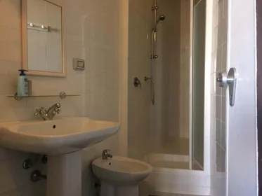 Quarto privado em Via Ingurtosu, 9, 09121 Cagliari CA, Italy, imagem 8 de 8