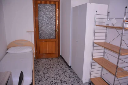 Stanza privata in Via Pola, 26, 09123 Cagliari CA, Italy, immagine 2 di 9