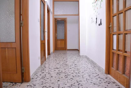 Quarto privado em Via Pola, 26, 09123 Cagliari CA, Italy, imagem 9 de 9