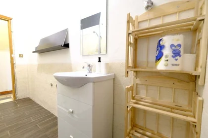 Quarto privado em Via Torino, 8, 07100 Sassari SS, Italy, imagem 20 de 29