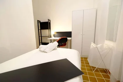 Quarto privado em Via Torino, 8, 07100 Sassari SS, Italy, imagem 6 de 29