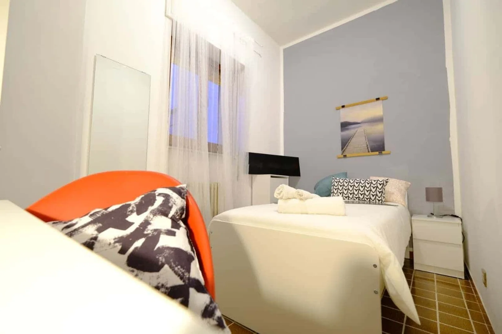 Quarto amigo do estudante em  com comodidades modernas