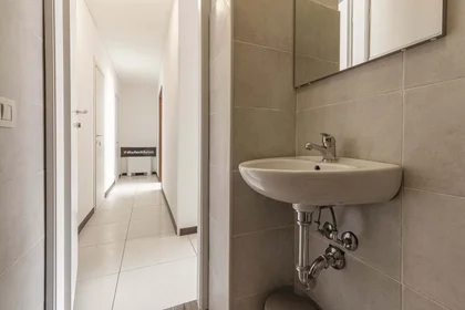 Quarto privado em Via Michele Coppino, snc, 07100 Sassari SS, Italia, imagem 2 de 16