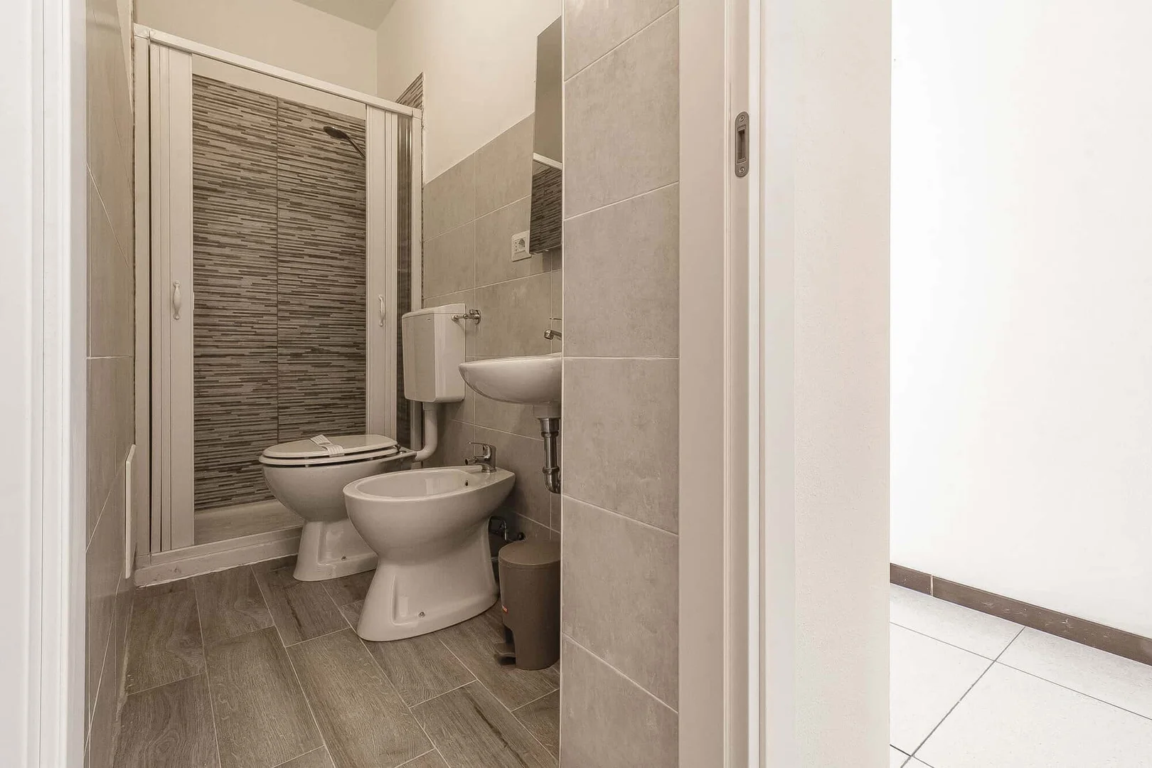 Quarto acolhedor para estudantes disponível em