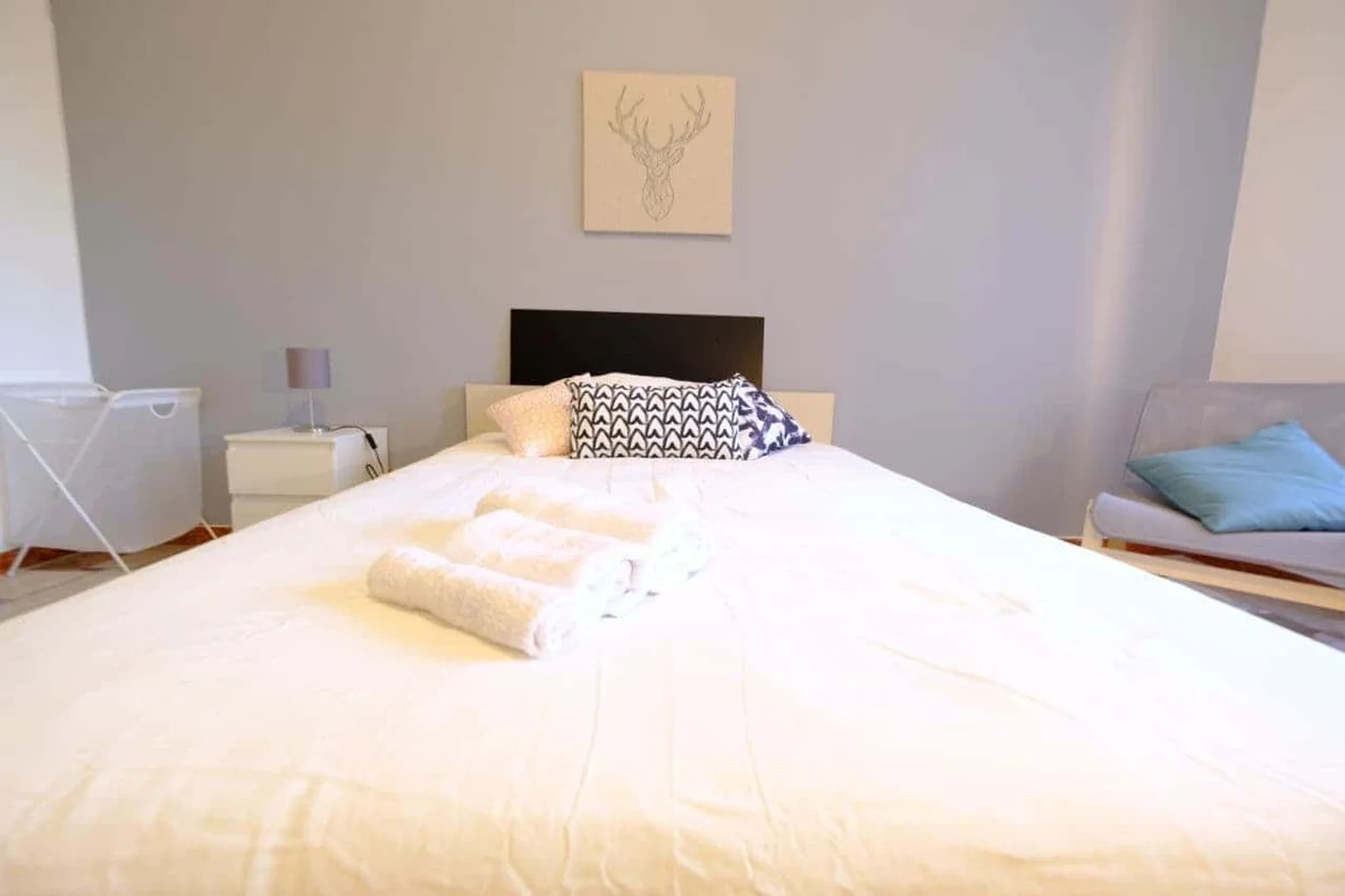 Quarto de estudante económico com localização conveniente em