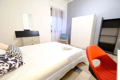 Alquiler de habitación en piso compartido en Sassari