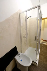 Quarto privado em Via Torino, 8, 07100 Sassari SS, Italy, imagem 24 de 29