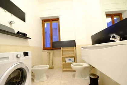 Quarto privado em Via Torino, 8, 07100 Sassari SS, Italy, imagem 13 de 27