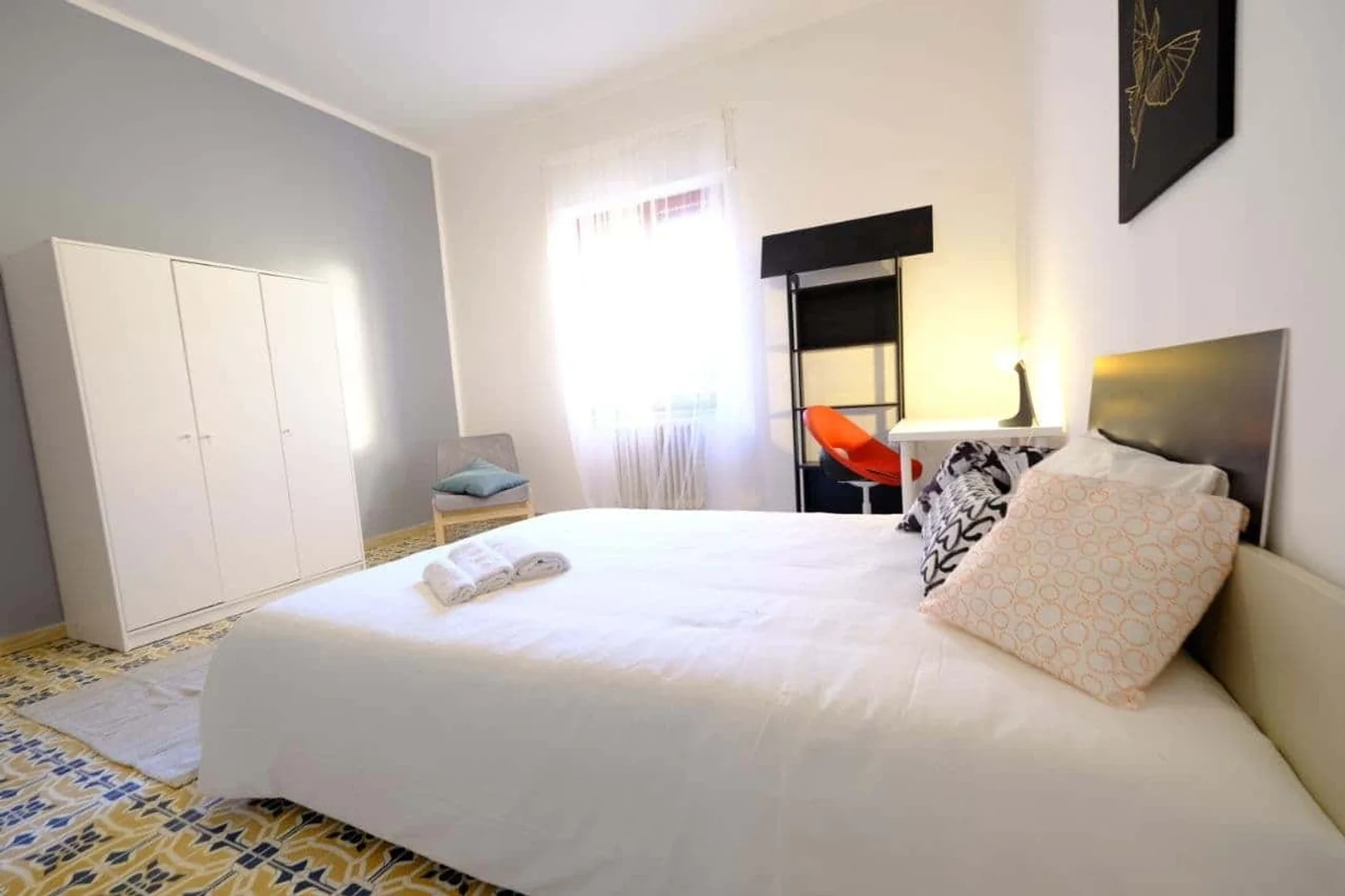 Quarto de estudante funcional perfeito para estudar em 