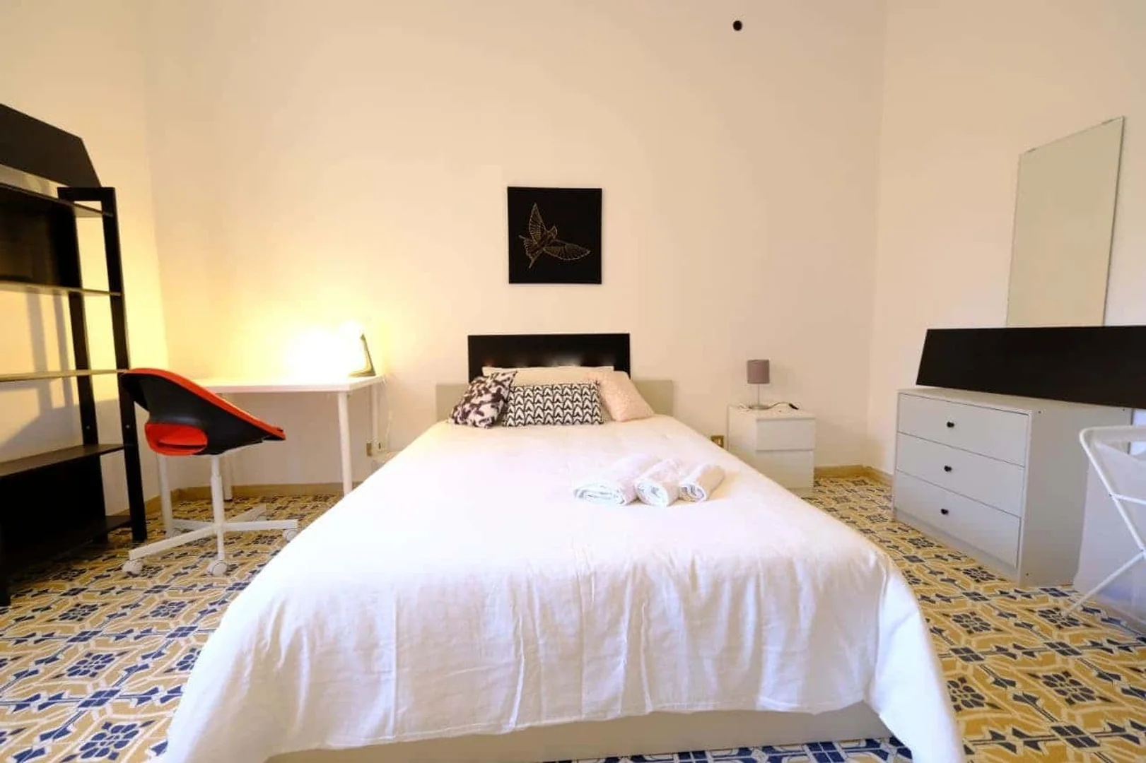 Quarto de estudante económico com localização conveniente em 