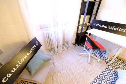 Habitación privada en Via Torino, 8, 07100 Sassari SS, Italy, imagen 1 de 10