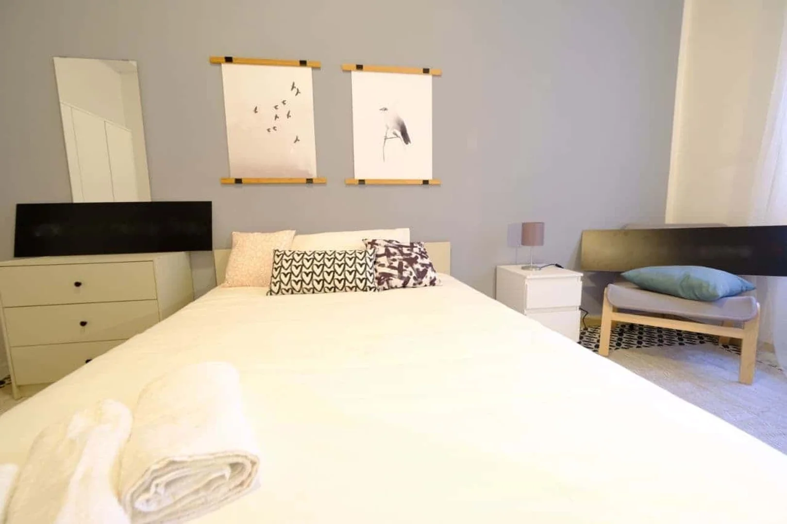 Quarto de estudante confortável e espaçoso em 