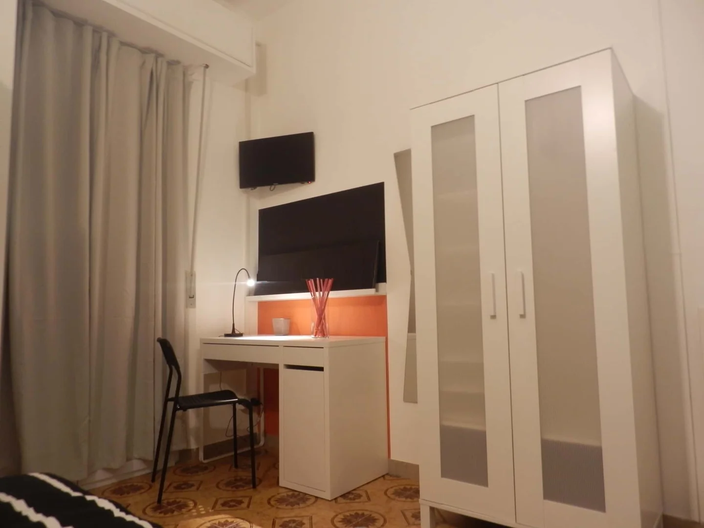 Chambre d'étudiant économique avec emplacement pratique dans
