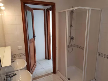 Stanza privata in Piazza Giuseppe Toniolo, 5, 56125 Pisa PI, Italy, immagine 11 di 21