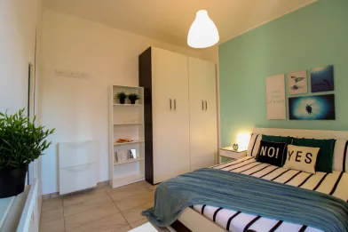 Renting rooms by the month in Pavia