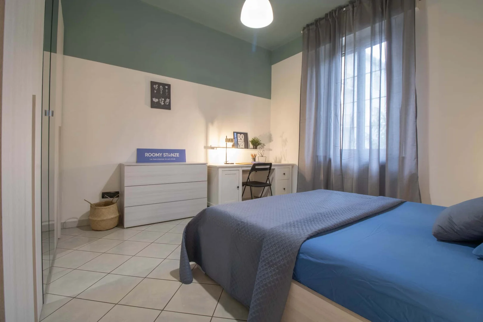 Zimmer in Studentenwohnung in  zu vermieten, voll möbliert