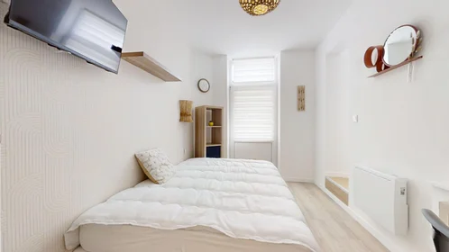 Chambre privée à 47 Boulevard d'Anvers, image 12 de 17