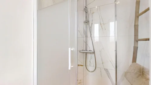 Chambre privée à 47 Boulevard d'Anvers, image 15 de 17
