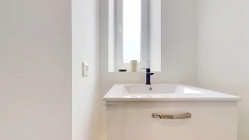 Chambre privée à 47 Boulevard d'Anvers, image 17 de 17