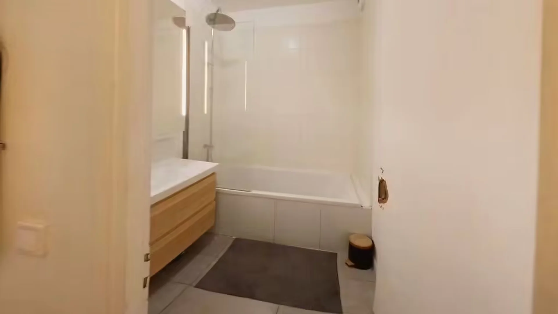 Habitación asequible para estudiantes con buena iluminación en 