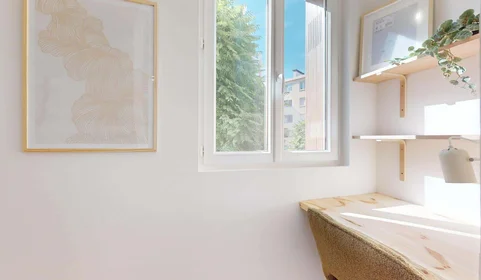 Quarto privado em 29 Av. Général Nogues, 83000 Toulon, France, imagem 8 de 19