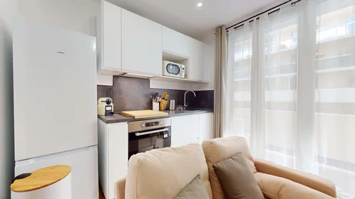 Quarto privado em 29 Av. Général Nogues, 83000 Toulon, France, imagem 12 de 20